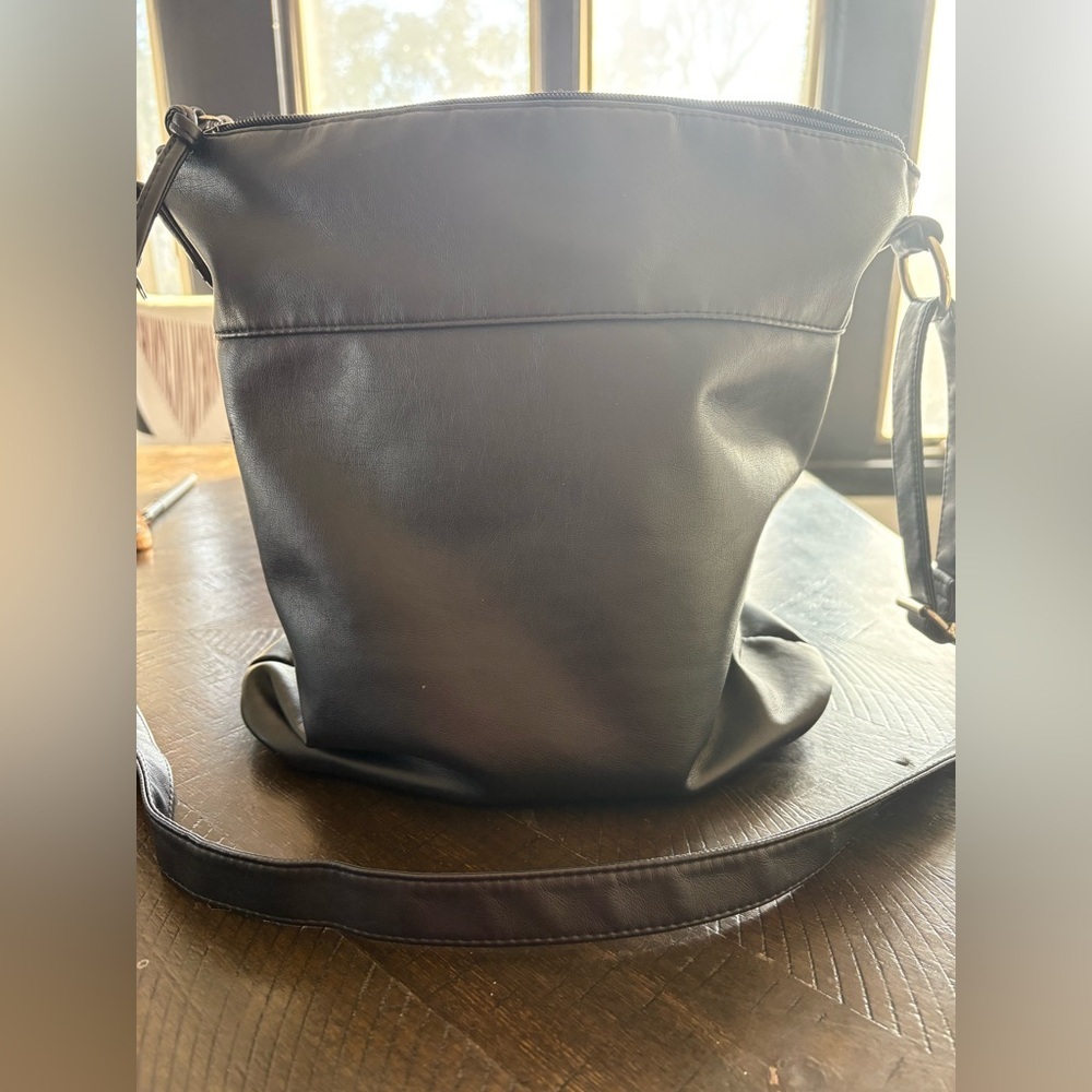 Classic Black Bueno Bag - Picture 2 of 8